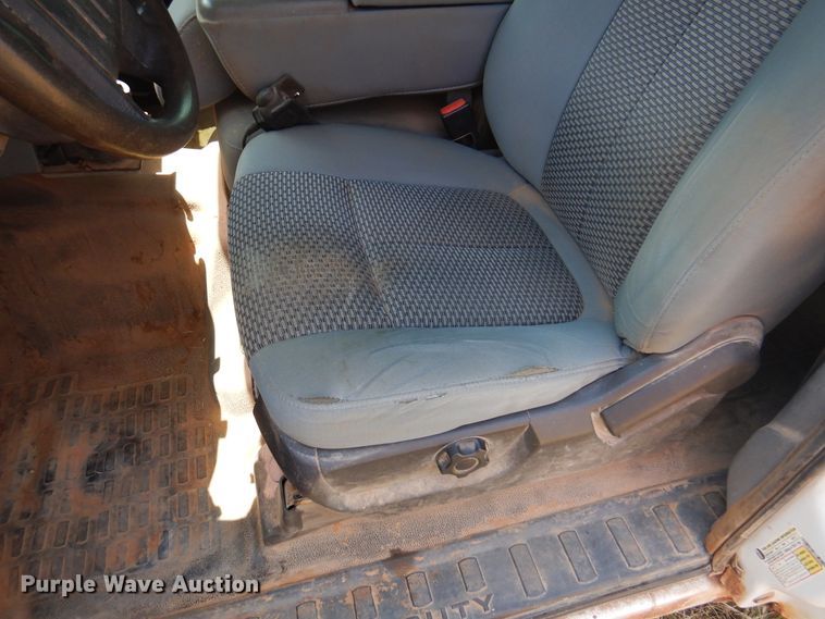 image for item DK2337 2013 Ford F250 Super Duty  SuperCab bale bed pickup truck