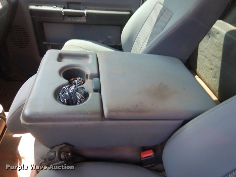 image for item DK2337 2013 Ford F250 Super Duty  SuperCab bale bed pickup truck