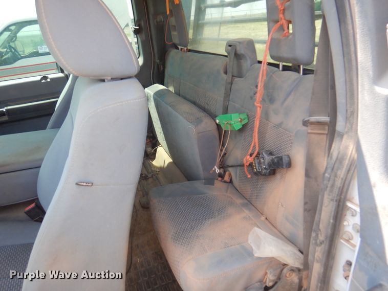 image for item DK2337 2013 Ford F250 Super Duty  SuperCab bale bed pickup truck