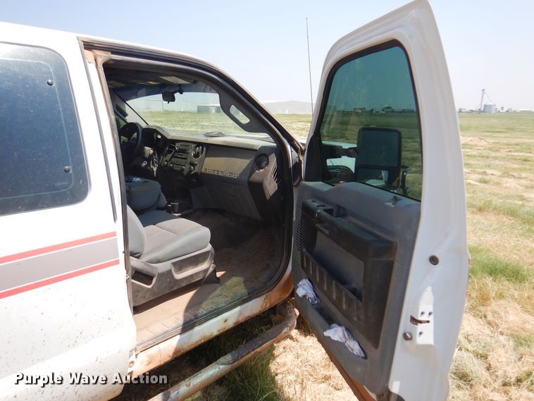 image for item DK2337 2013 Ford F250 Super Duty  SuperCab bale bed pickup truck