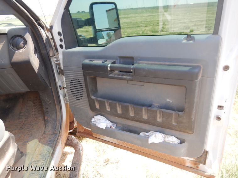 image for item DK2337 2013 Ford F250 Super Duty  SuperCab bale bed pickup truck