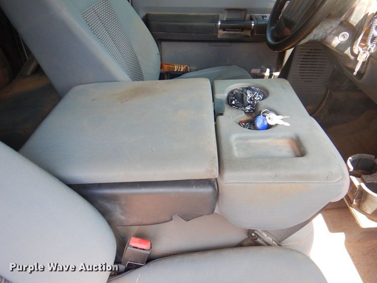 image for item DK2337 2013 Ford F250 Super Duty  SuperCab bale bed pickup truck