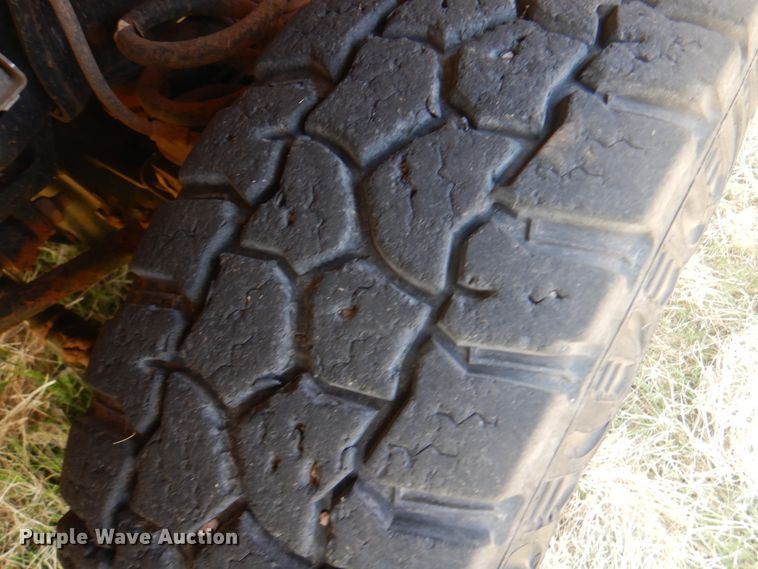 image for item DK2337 2013 Ford F250 Super Duty  SuperCab bale bed pickup truck