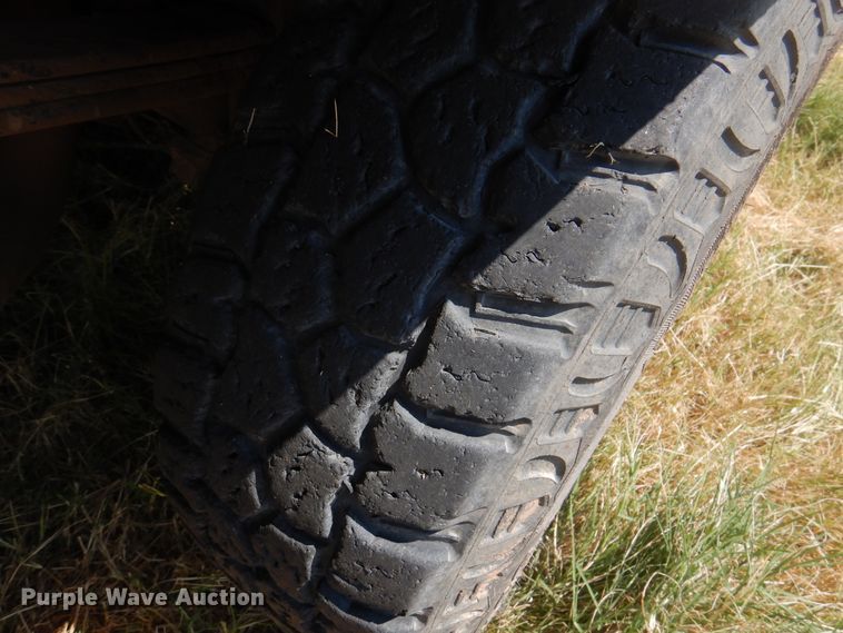 image for item DK2337 2013 Ford F250 Super Duty  SuperCab bale bed pickup truck