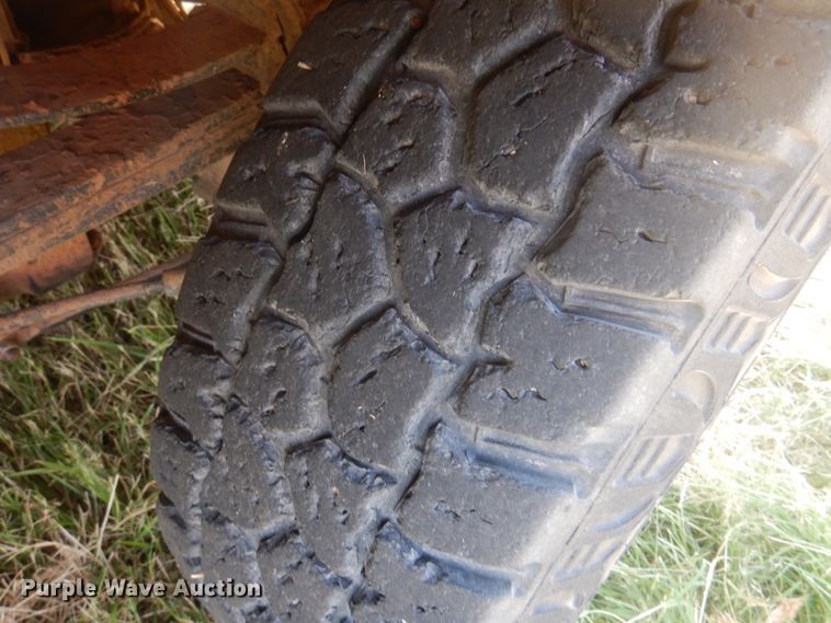 image for item DK2337 2013 Ford F250 Super Duty  SuperCab bale bed pickup truck