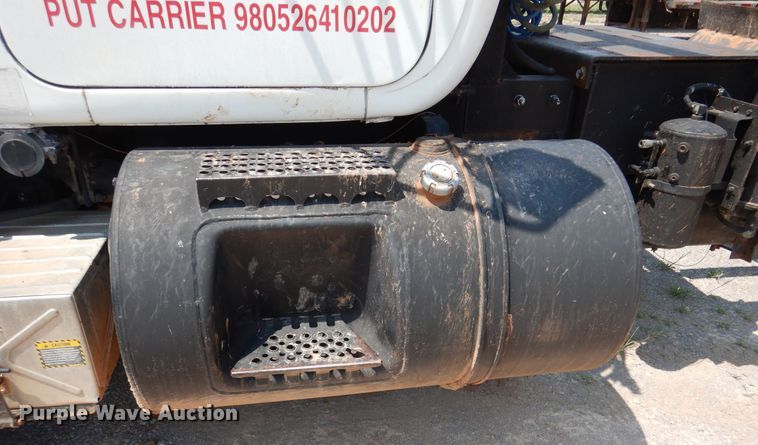 image for item DK2339 2001 Mack RD690S  semi truck