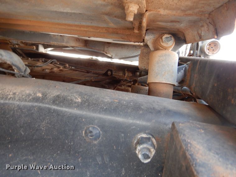 image for item DK2339 2001 Mack RD690S  semi truck