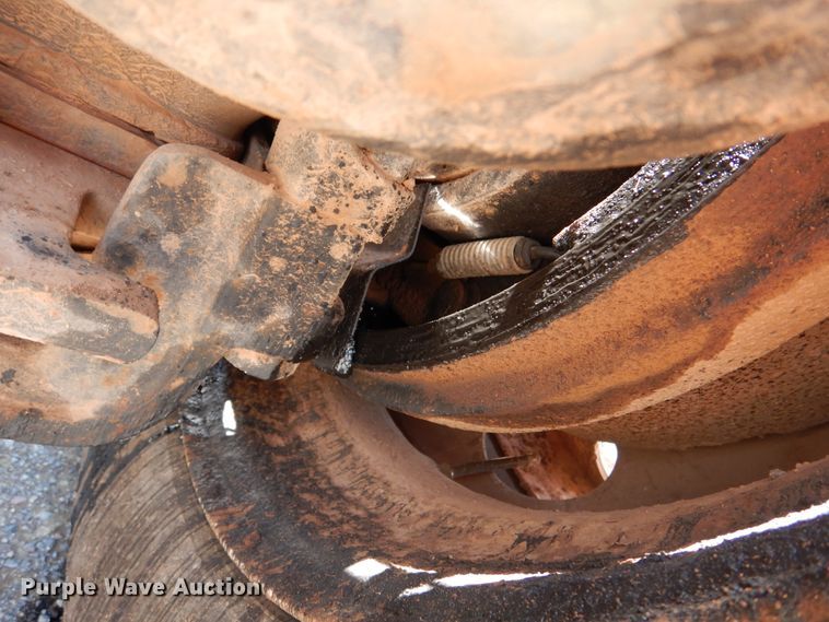 image for item DK2339 2001 Mack RD690S  semi truck