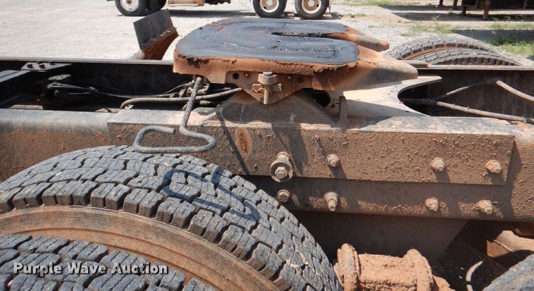 image for item DK2339 2001 Mack RD690S  semi truck