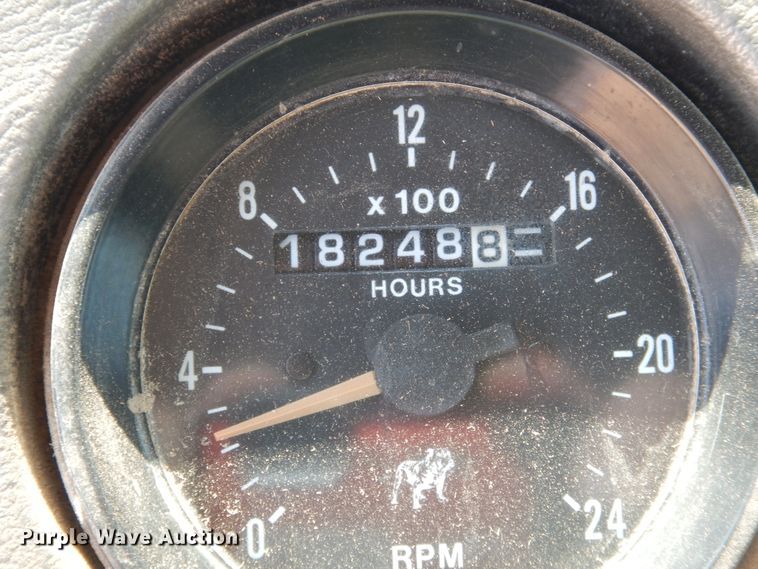 image for item DK2339 2001 Mack RD690S  semi truck