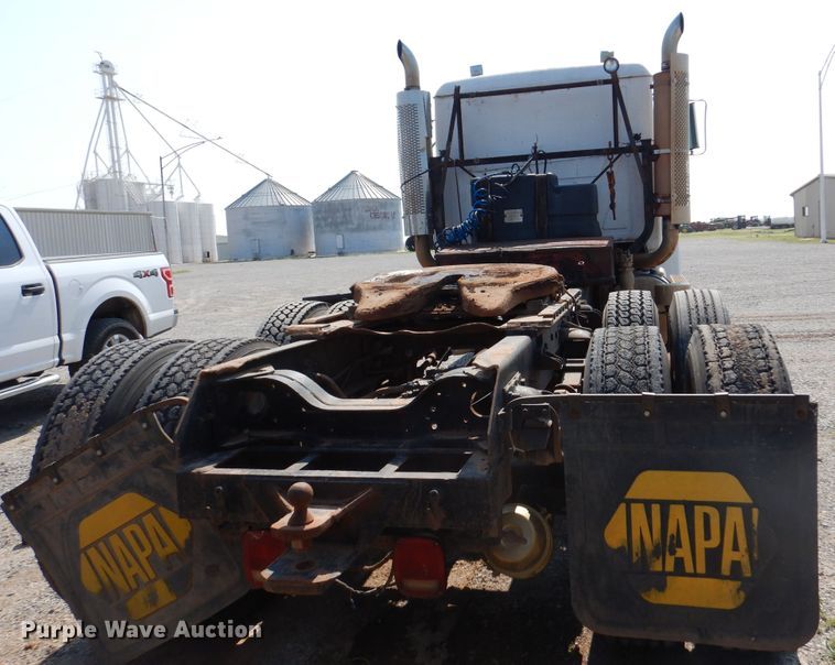 image for item DK2340 1993 Mack CH613  semi truck