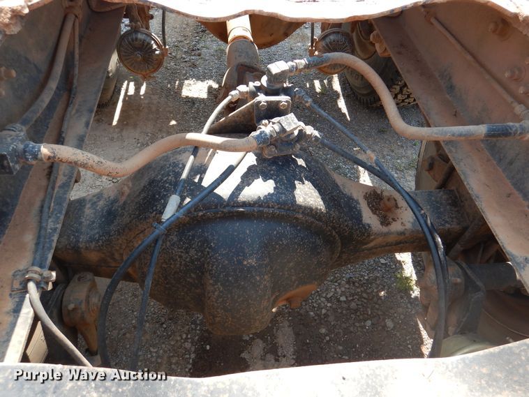 image for item DK2340 1993 Mack CH613  semi truck