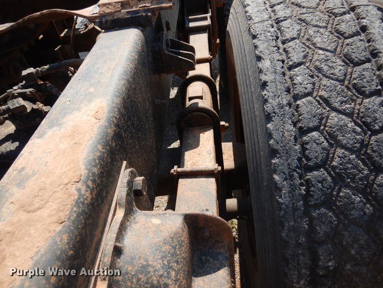 image for item DK2340 1993 Mack CH613  semi truck