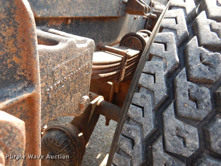 image for item DK2340 1993 Mack CH613  semi truck