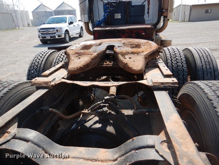 image for item DK2340 1993 Mack CH613  semi truck