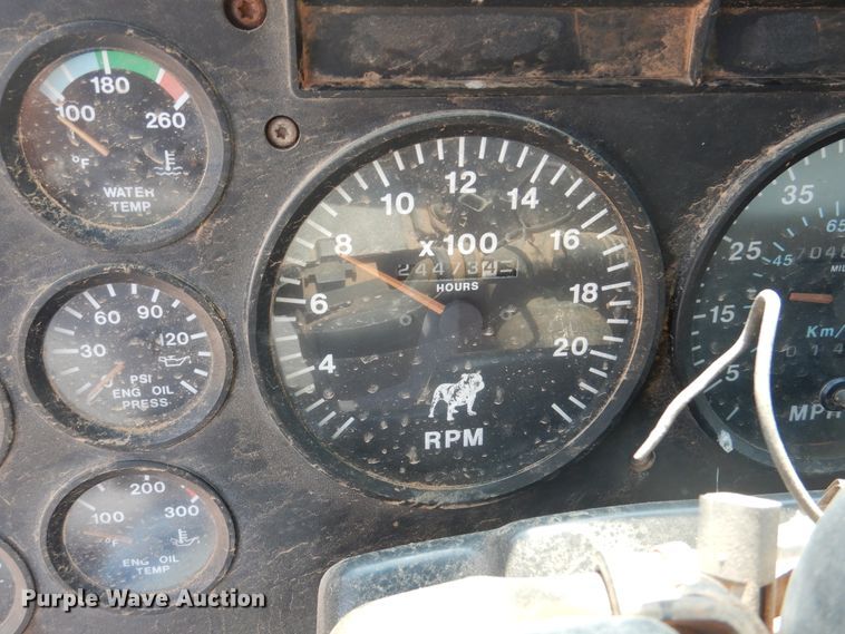 image for item DK2340 1993 Mack CH613  semi truck