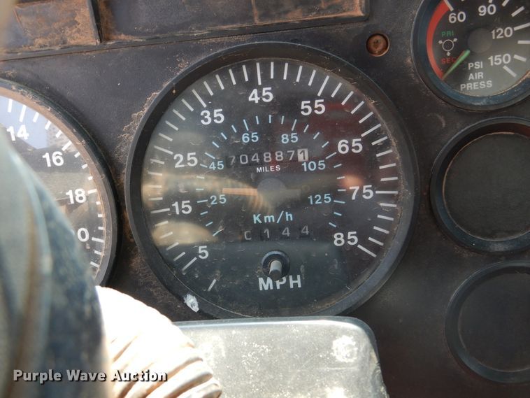 image for item DK2340 1993 Mack CH613  semi truck