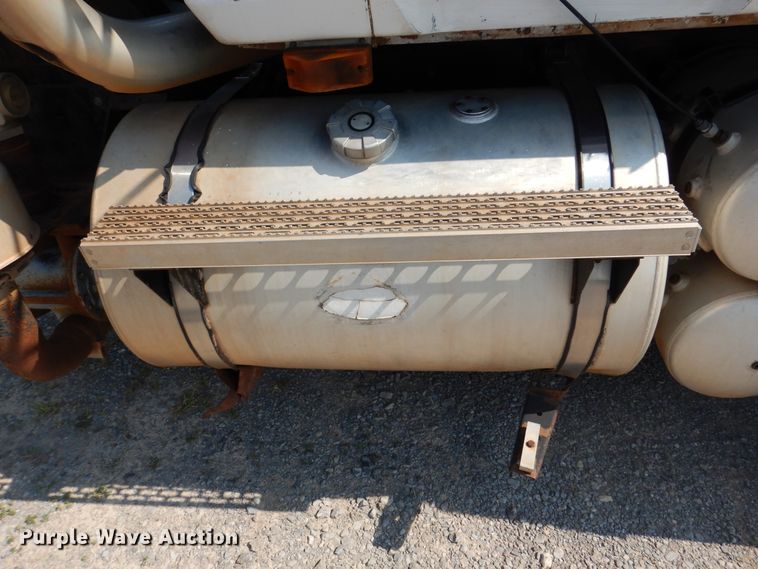 image for item DK2340 1993 Mack CH613  semi truck