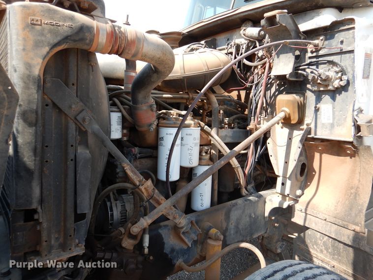 image for item DK2340 1993 Mack CH613  semi truck