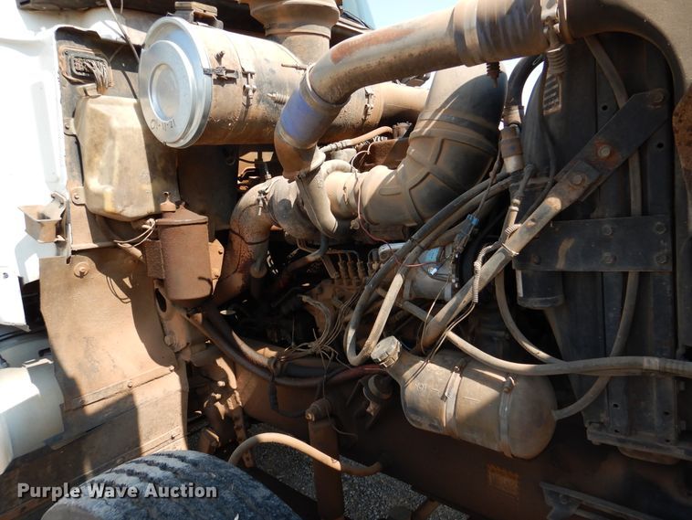 image for item DK2340 1993 Mack CH613  semi truck