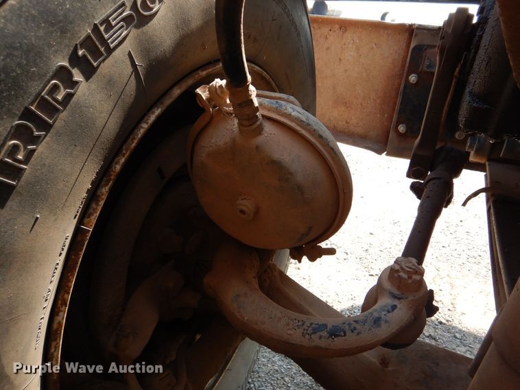 image for item DK2340 1993 Mack CH613  semi truck