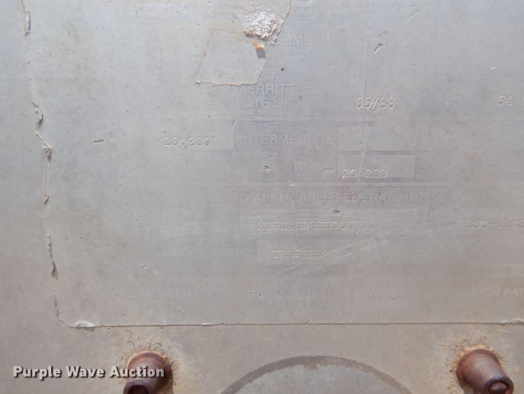 image for item DK2341 1988 Merritt B80-1148-024  livestock trailer