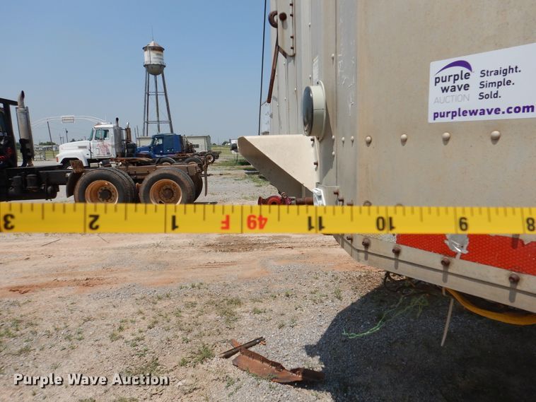 image for item DK2341 1988 Merritt B80-1148-024  livestock trailer