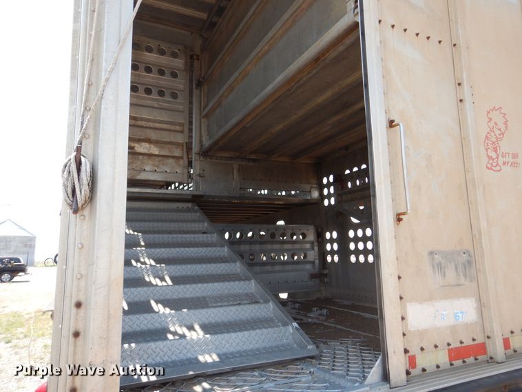 image for item DK2341 1988 Merritt B80-1148-024  livestock trailer