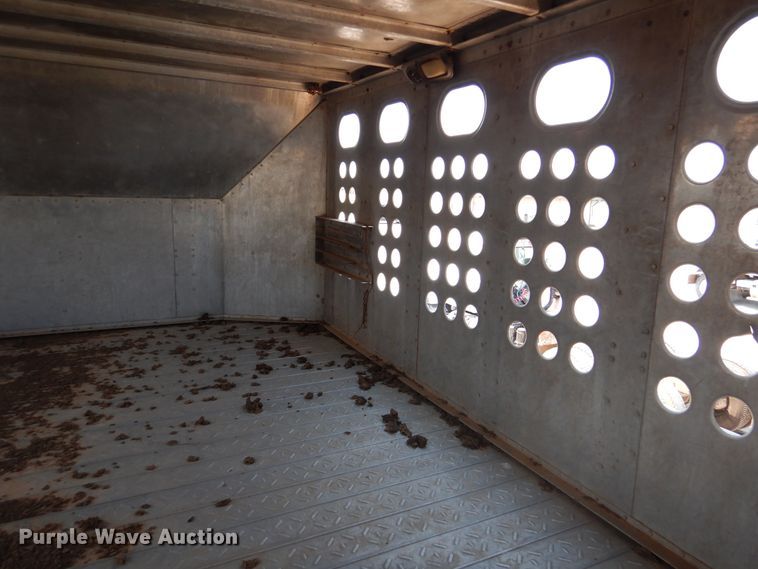 image for item DK2341 1988 Merritt B80-1148-024  livestock trailer