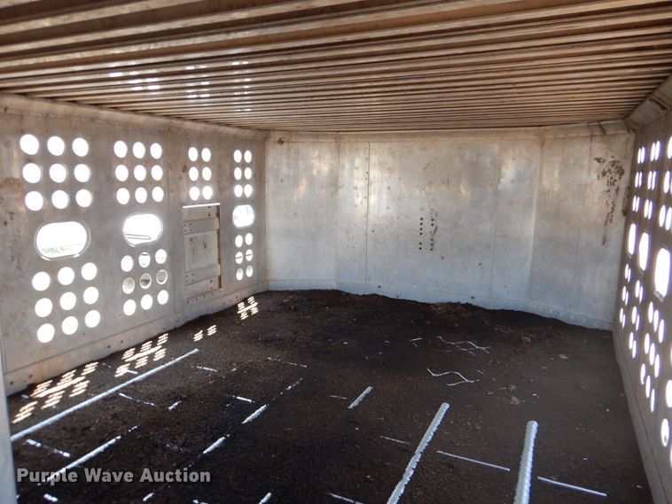 image for item DK2341 1988 Merritt B80-1148-024  livestock trailer