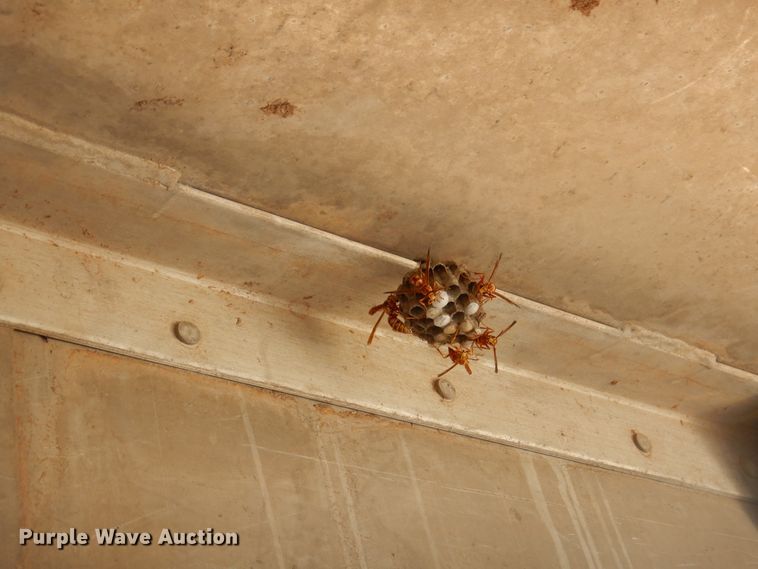 image for item DK2341 1988 Merritt B80-1148-024  livestock trailer