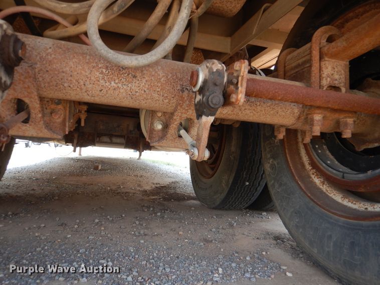 image for item DK2341 1988 Merritt B80-1148-024  livestock trailer