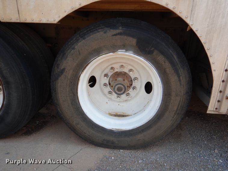 image for item DK2341 1988 Merritt B80-1148-024  livestock trailer