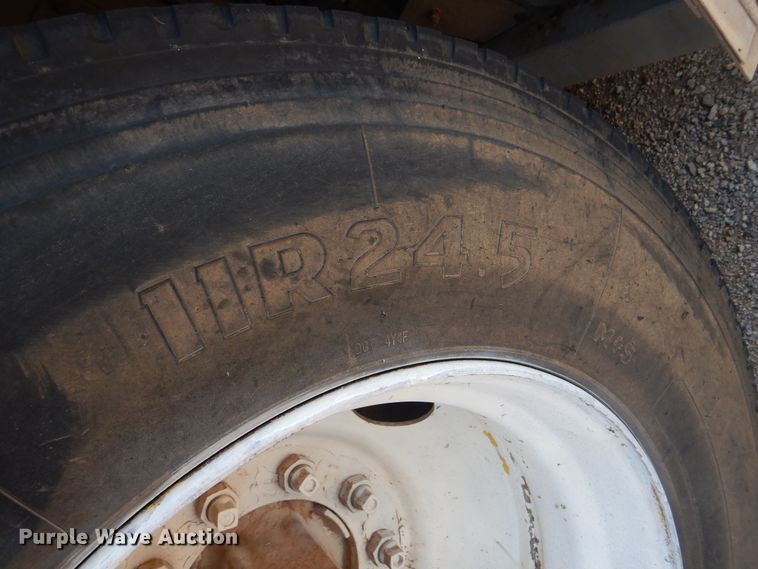 image for item DK2341 1988 Merritt B80-1148-024  livestock trailer