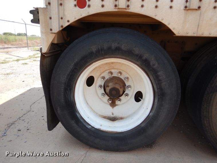 image for item DK2341 1988 Merritt B80-1148-024  livestock trailer