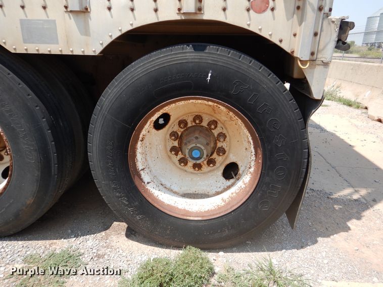 image for item DK2341 1988 Merritt B80-1148-024  livestock trailer