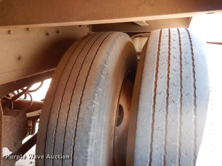 image for item DK2341 1988 Merritt B80-1148-024  livestock trailer