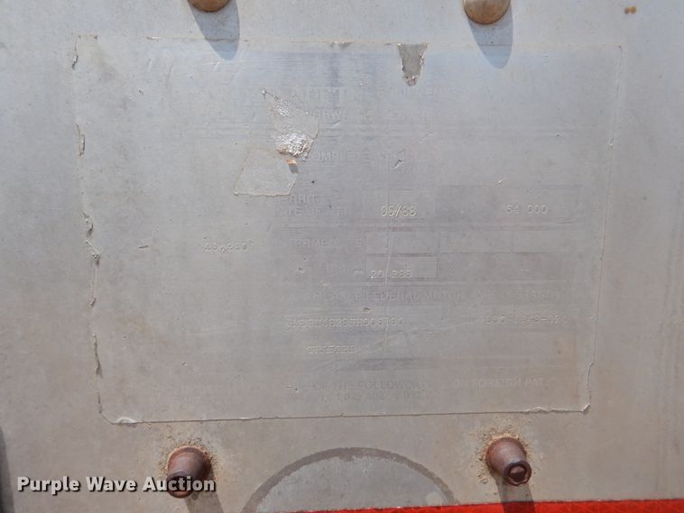 image for item DK2341 1988 Merritt B80-1148-024  livestock trailer