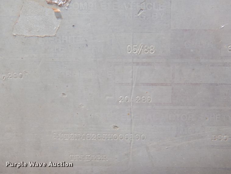 image for item DK2341 1988 Merritt B80-1148-024  livestock trailer