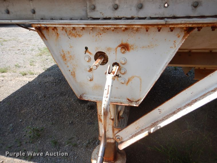 image for item DK2343 1986 Wilson 1W1  grain trailer