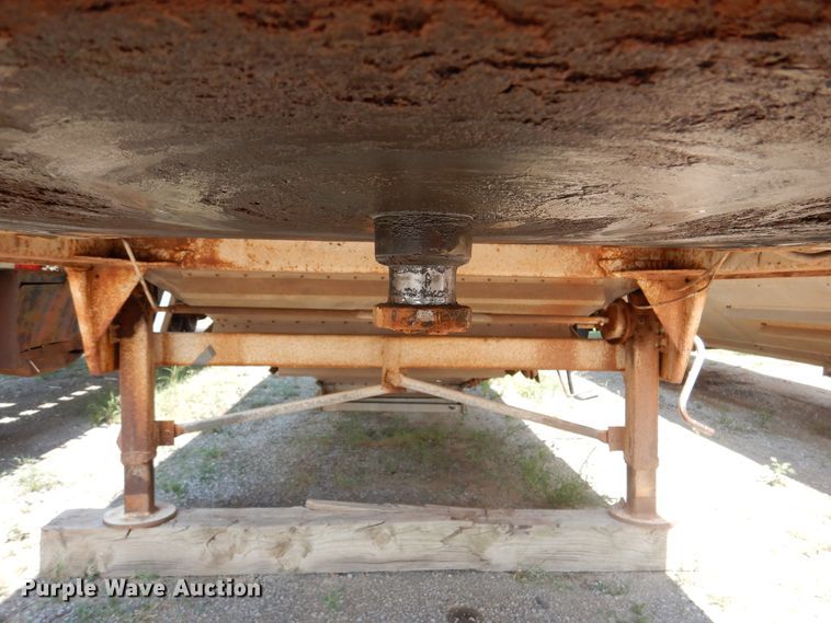 image for item DK2343 1986 Wilson 1W1  grain trailer