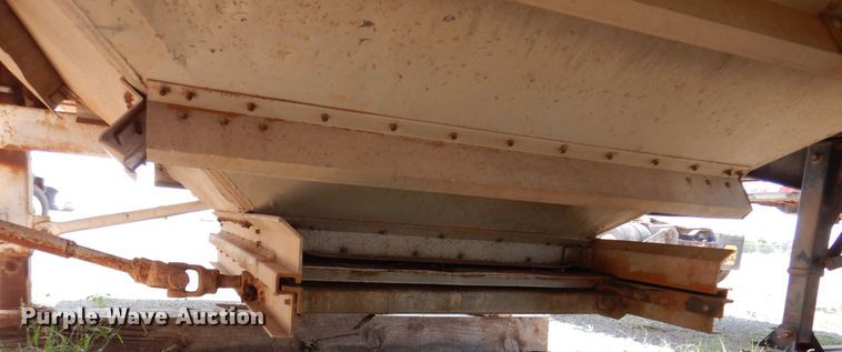 image for item DK2343 1986 Wilson 1W1  grain trailer