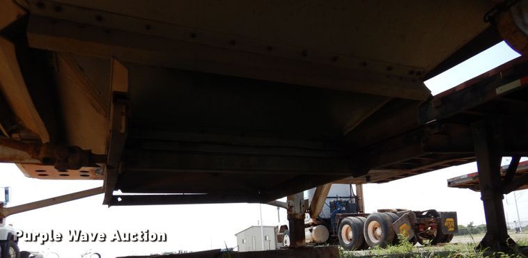 image for item DK2343 1986 Wilson 1W1  grain trailer