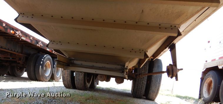 image for item DK2343 1986 Wilson 1W1  grain trailer