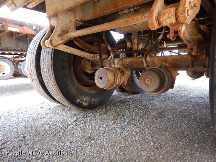 image for item DK2343 1986 Wilson 1W1  grain trailer