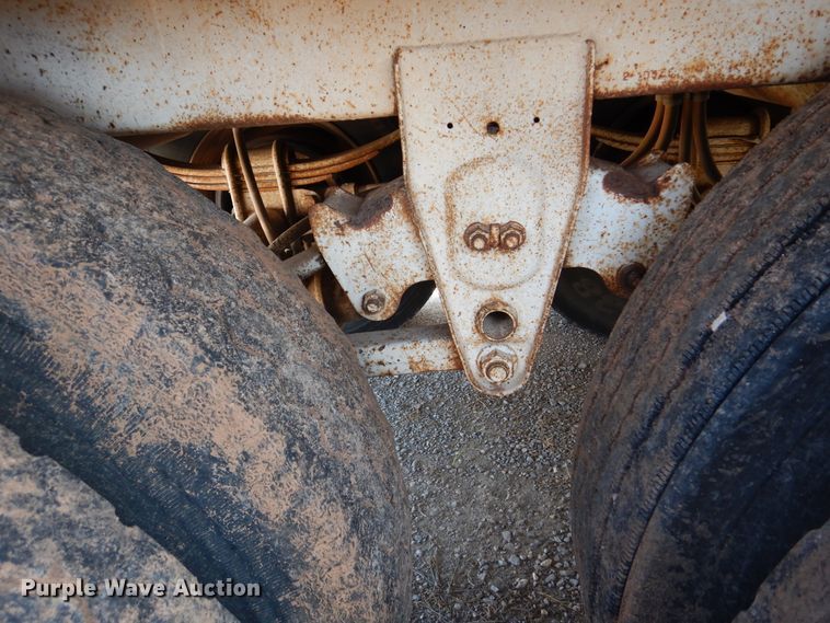 image for item DK2343 1986 Wilson 1W1  grain trailer