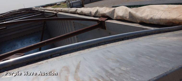 image for item DK2343 1986 Wilson 1W1  grain trailer