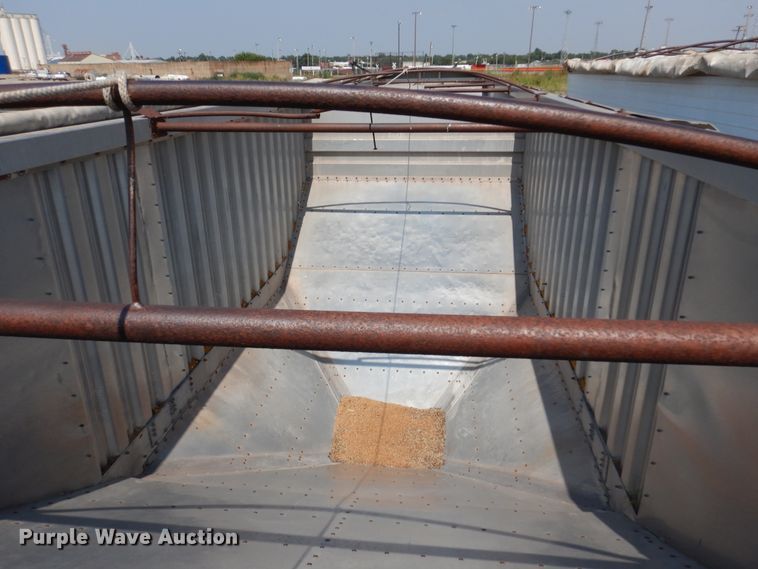 image for item DK2343 1986 Wilson 1W1  grain trailer