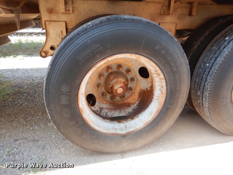 image for item DK2343 1986 Wilson 1W1  grain trailer