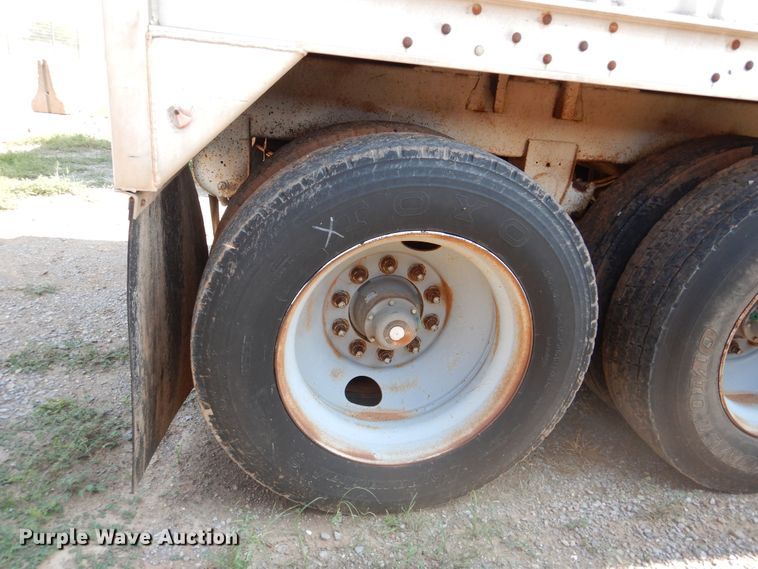 image for item DK2343 1986 Wilson 1W1  grain trailer